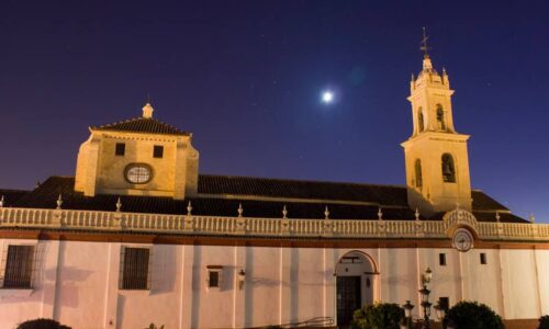 Vista nocturna de la Colegiata de Olivares. La Ruta del Conde Duque de Olivares